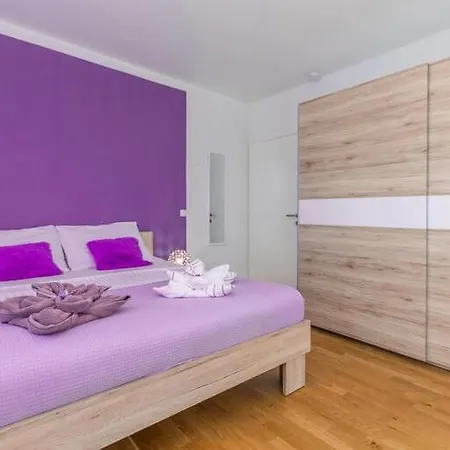 Holiday home B Spacious Holiday Home Turanj
